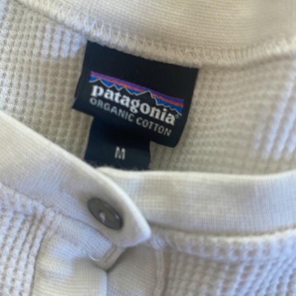 Patagonia Women’s shirt - Picture 2 of 5